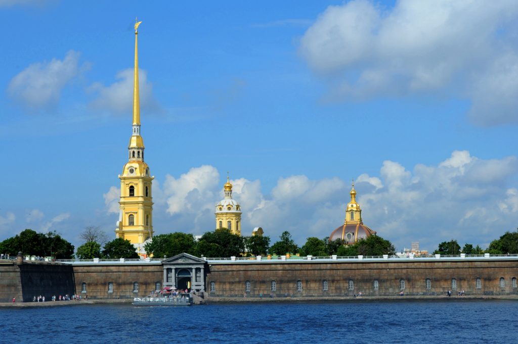 قلعة بطرس وبولس اهم الاماكن السياحية في سانت بطرسبرغ