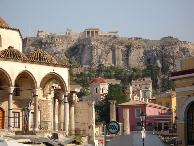 اهم الاماكن السياحية في اثينا حي بلاكا التاريخي plaka