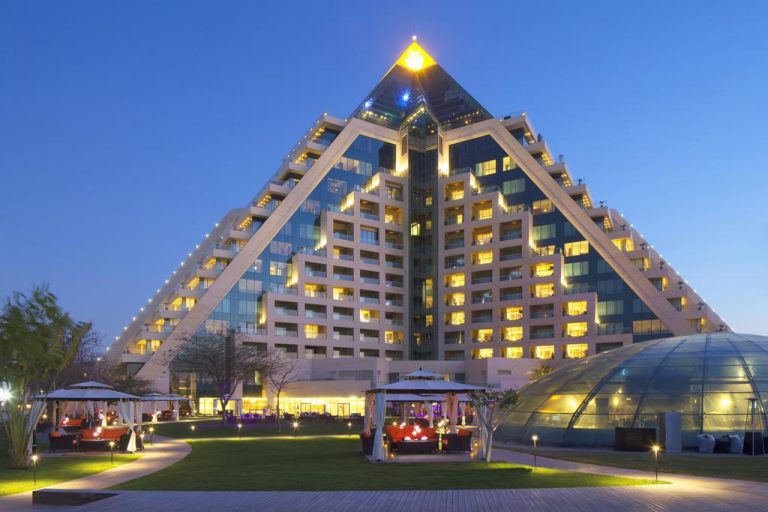 تعرف على افضل 8 فنادق في ديرة دبي