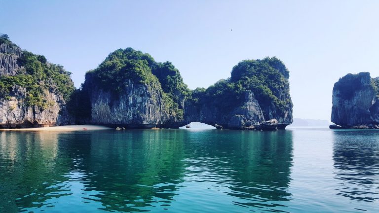 أهم الانشطة السياحية في خليج هالونغ باي - فيتنام