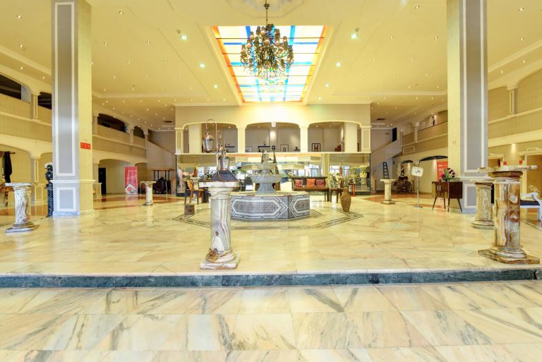 فندق السفير في الرياض