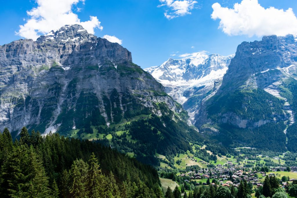 السياحة في غريندلوالد جوهرة الريف السويسري