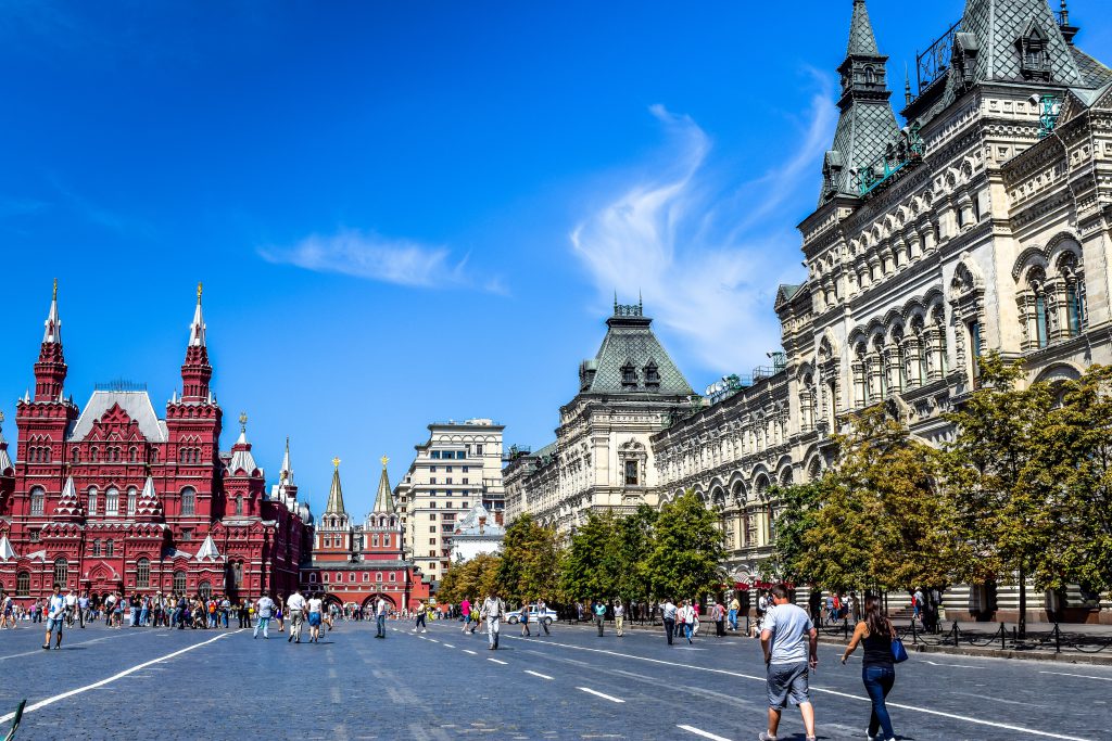 الميدان الاحمر اشهر معالم السياحة في موسكو