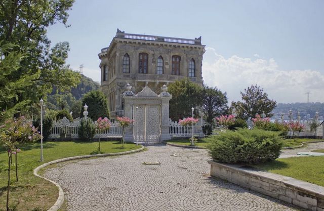 حديقة القصر