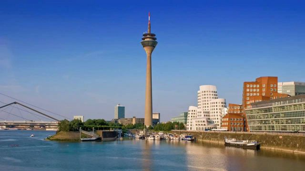 برج الراين - من أهم معالم السياحة في ألمانيا