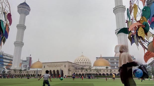 الأنشطة السياحية في مسجد رايا باندونق