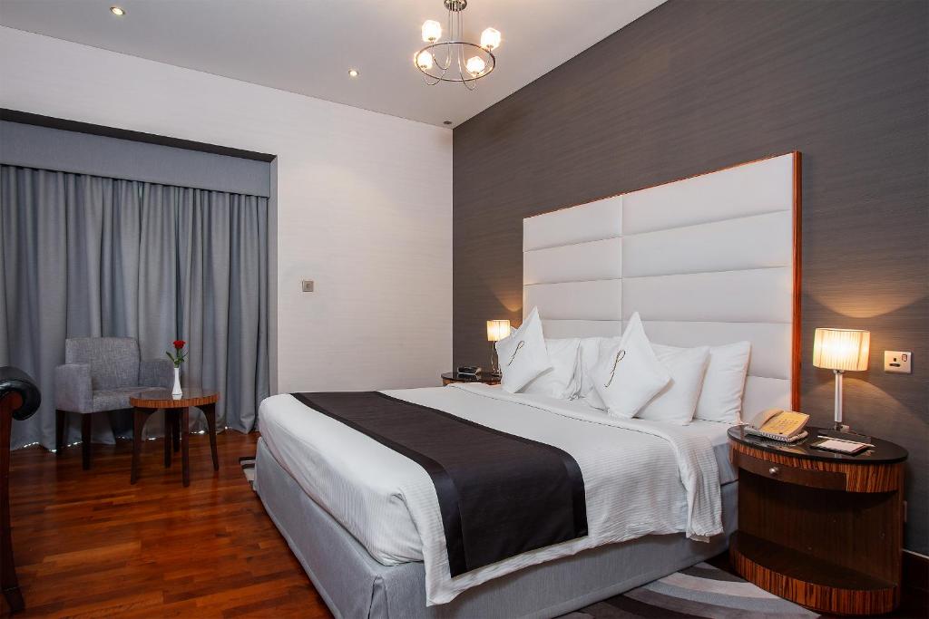 Hotel apartments in Sheikh Zayed Road